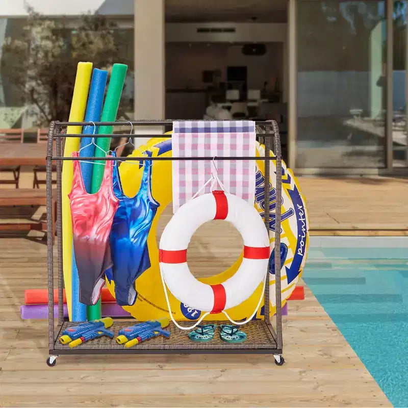 Porte-serviettes de piscine extérieur, porte-serviettes autoportant, porte-serviettes de piscine à 5 barres avec base en rotin, porte-serviettes d'extérieur en rotin tressé, organiseur de rangement