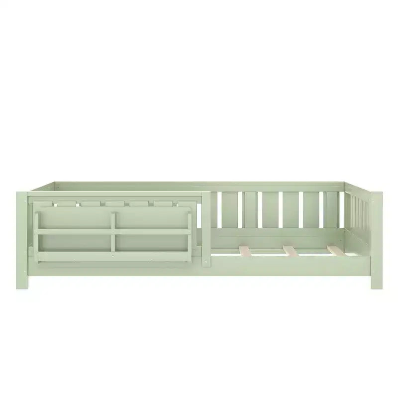 Lit double au sol avec étagère intégrée et barrière de sécurité, cadre de lit en pin pour enfants, aucun sommier tapissier requis, vert avocat