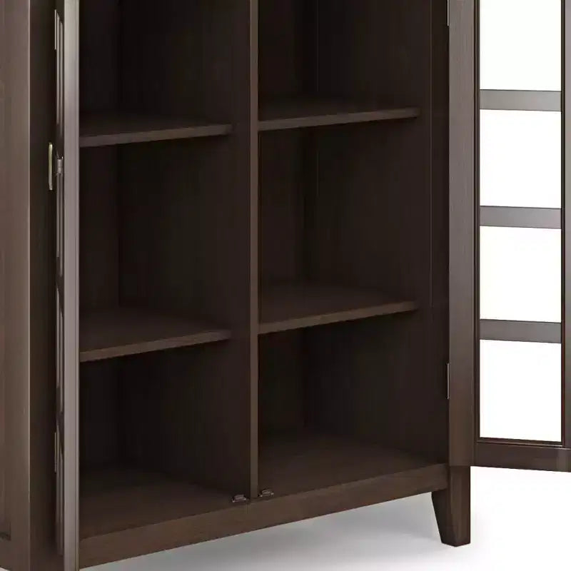 38 Armoire de rangement de taille moyenne