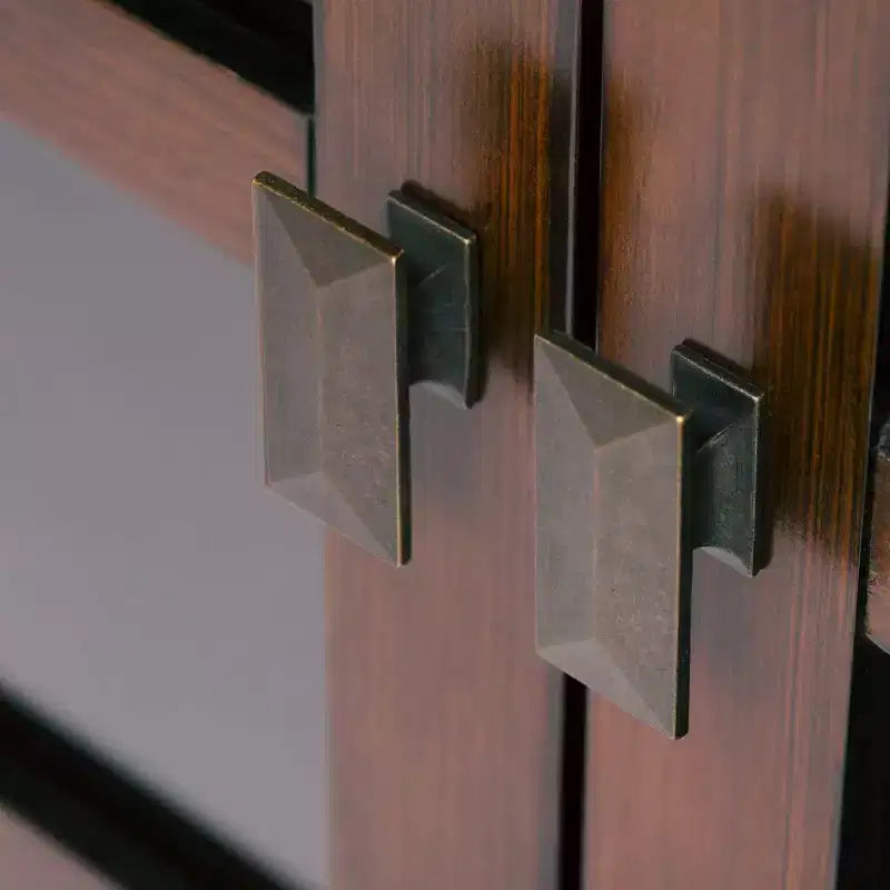 38 Armoire de rangement de taille moyenne