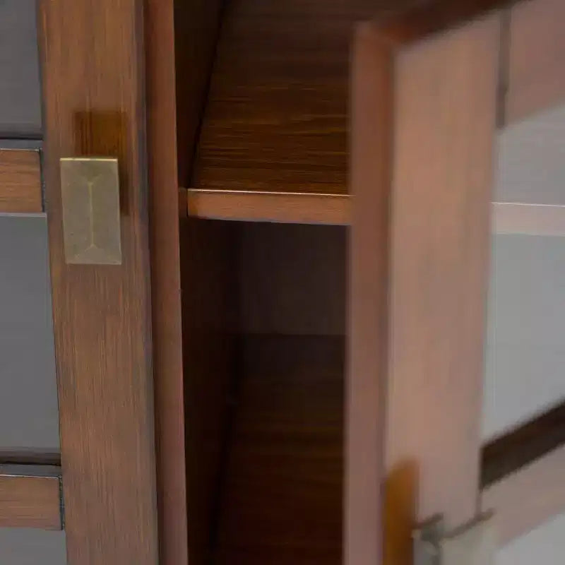38 Armoire de rangement de taille moyenne
