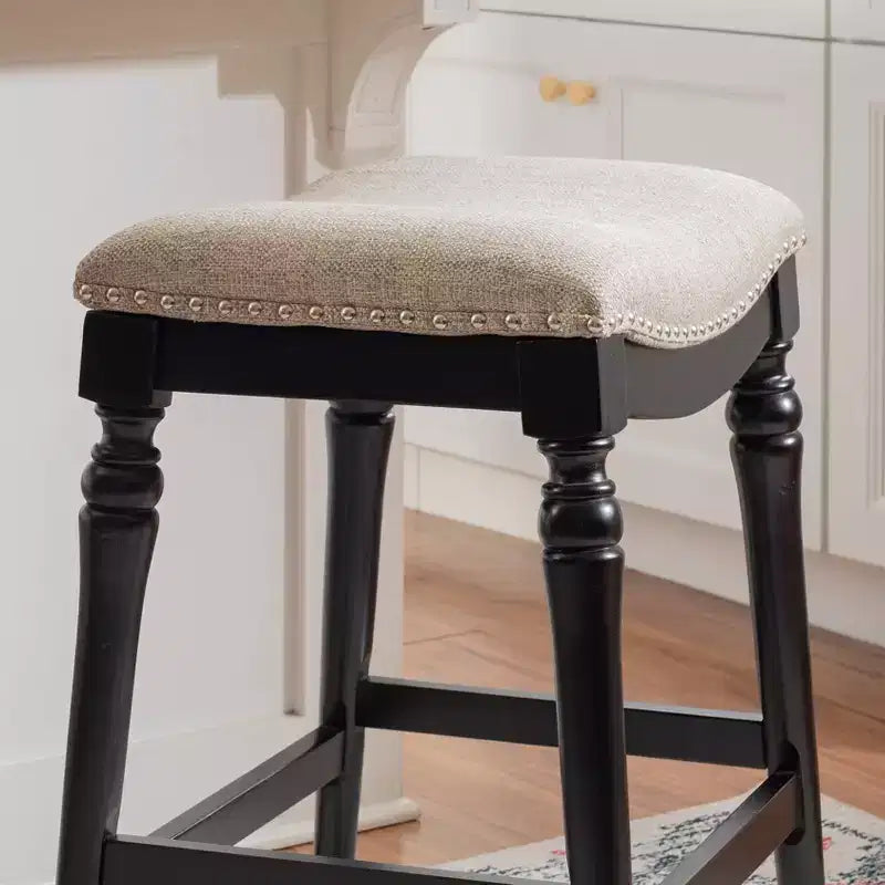 Grand et haut tabouret de bar sans dossier en bois, hauteur comptoir